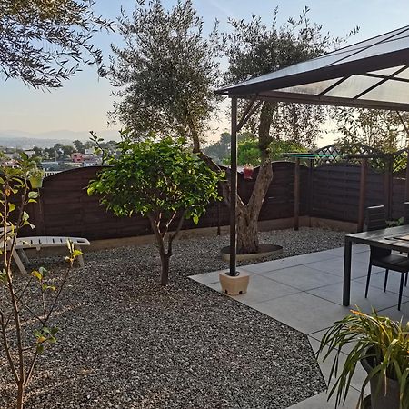 Charmant 2P Au Calme, Jardin, Piscine, Vue Panoramique Et Stationnement Villeneuve-Loubet Exterior photo