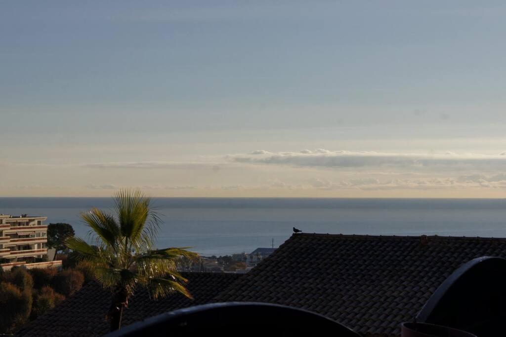 Charmant 2P Au Calme, Jardin, Piscine, Vue Panoramique Et Stationnement Villeneuve-Loubet Exterior photo