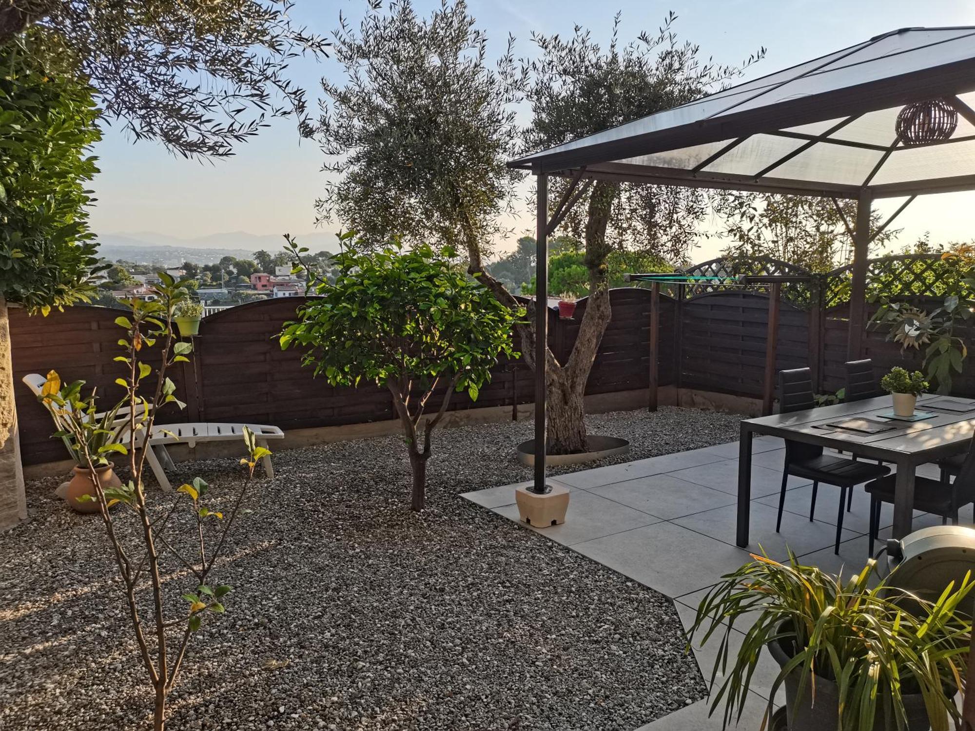 Charmant 2P Au Calme, Jardin, Piscine, Vue Panoramique Et Stationnement Villeneuve-Loubet Exterior photo